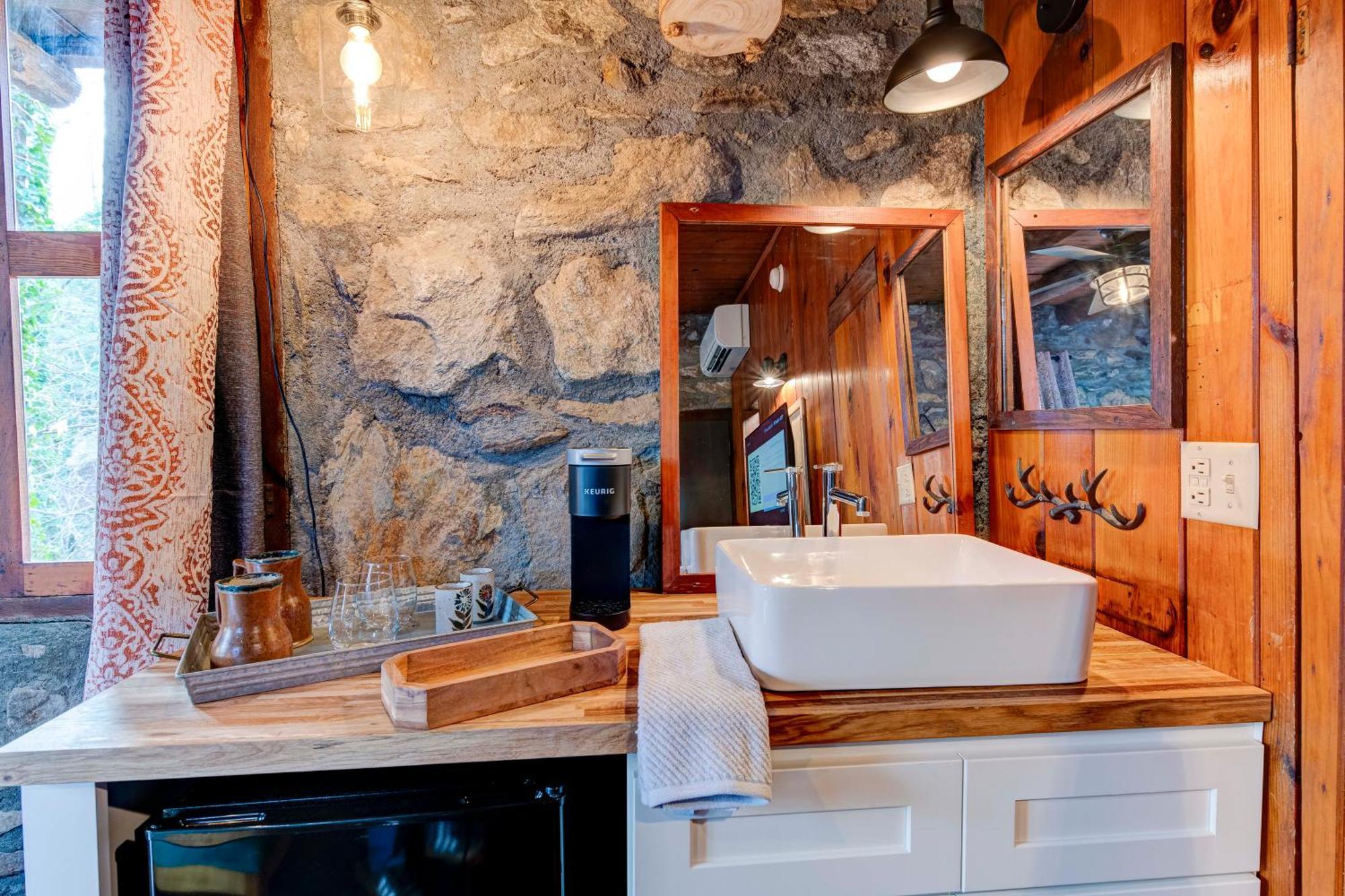 The Furry Lodge Double Ste 2&3 Waynesville Eksteriør billede